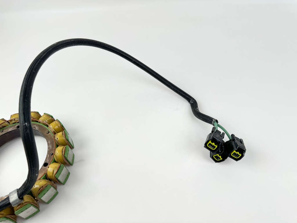 2005 Yamaha 250 HP 2 Stroke Outboard Stator Assembly 60V-81410-02-00 OEM