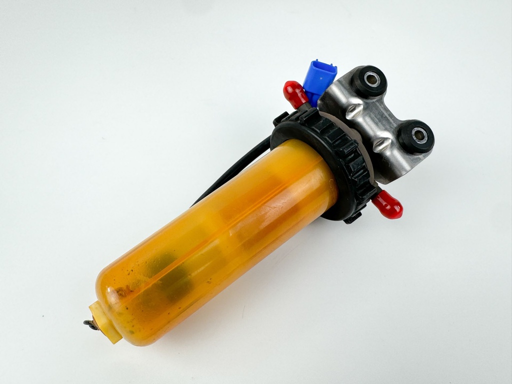 2005 Yamaha 250 HP 2 Stroke Outboard Fuel Filter Assembly 68F-24560-10-00 OEM