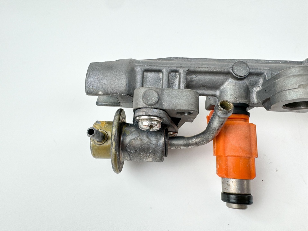 2009 Yamaha 115 HP 4 Stroke Outboard Fuel Injector Set W/ Rail 68V-8A360-00-00 OEM