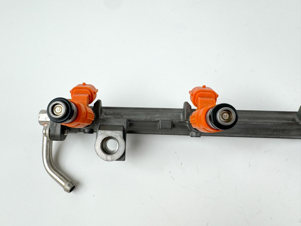 2009 Yamaha 115 HP 4 Stroke Outboard Fuel Injector Set W/ Rail 68V-8A360-00-00 OEM