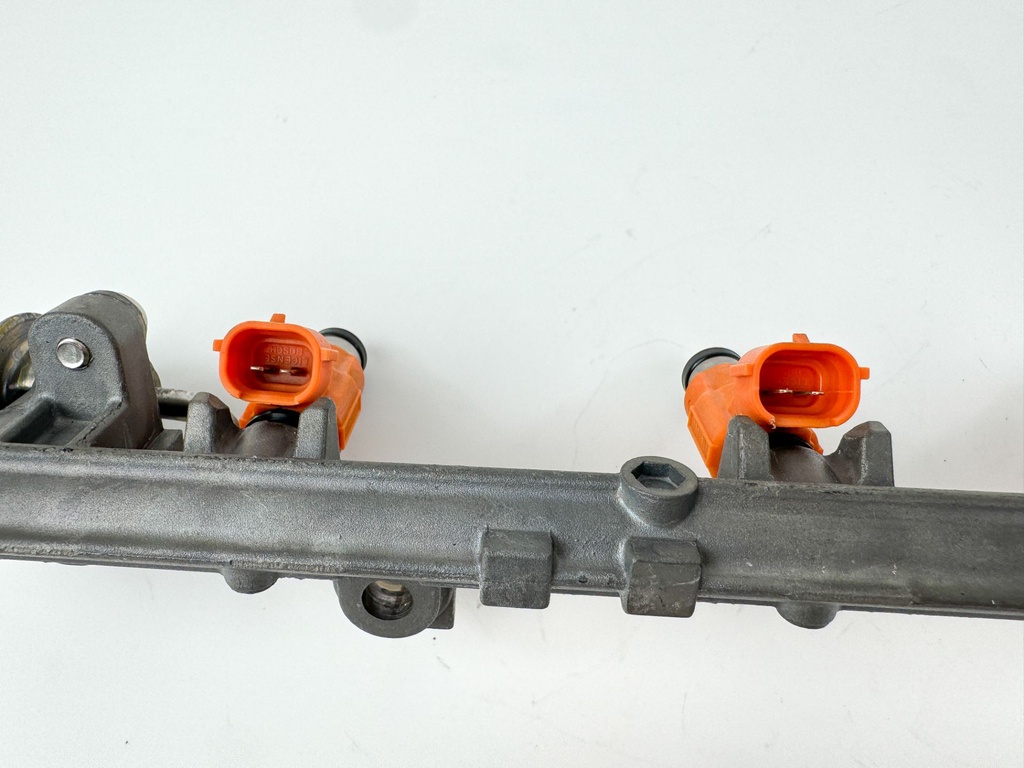 2009 Yamaha 115 HP 4 Stroke Outboard Fuel Injector Set W/ Rail 68V-8A360-00-00 OEM