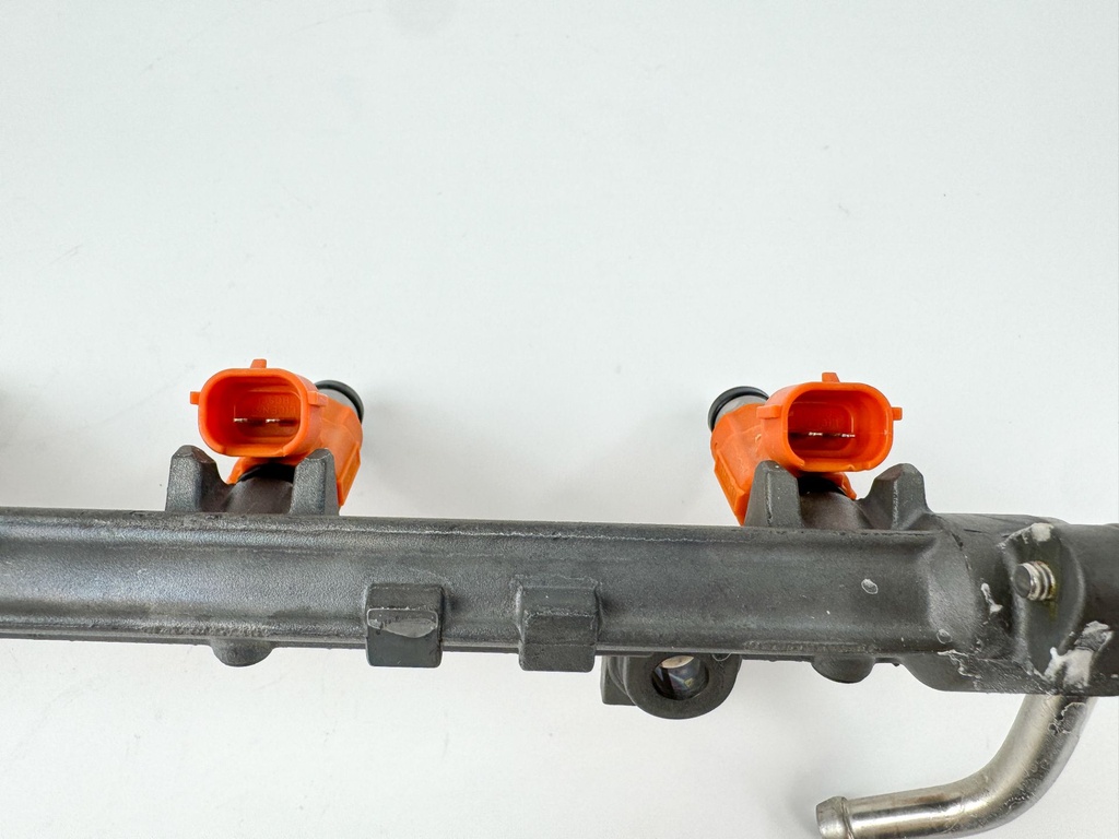 2009 Yamaha 115 HP 4 Stroke Outboard Fuel Injector Set W/ Rail 68V-8A360-00-00 OEM