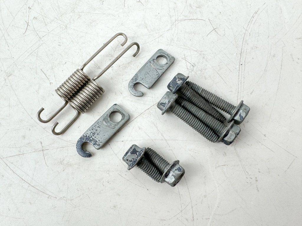 2005 Yamaha 115 HP 4 Stroke Outboard Latch Handle Set 67F-42816-00-8D OEM