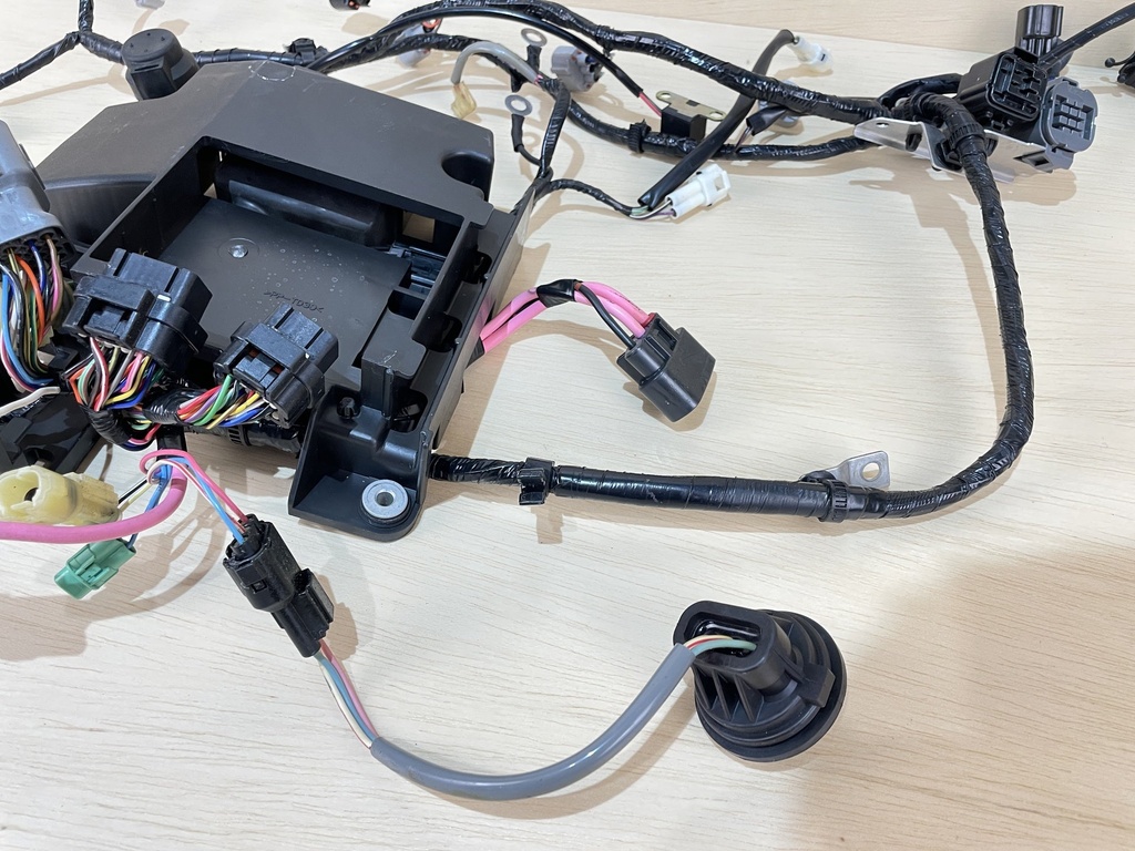 Suzuki 150HP DF150 4 Stroke Outboard Engine Wiring Harness 36610-96J00