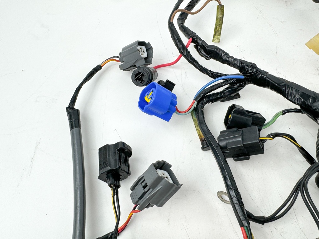 2005 Yamaha 115 HP 4 Stroke Outboard Engine Wire Harness 68V-82590-40-00 OEM