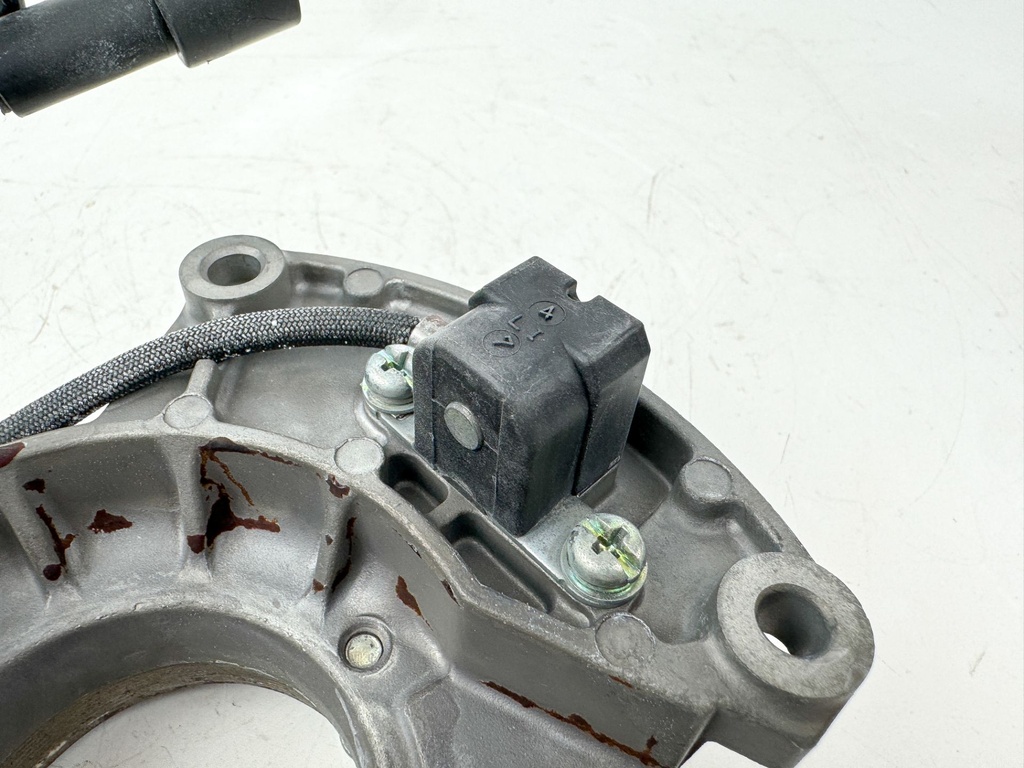 2005 Yamaha 115 HP 4 Stroke Outboard Coil Pulser Base Stator Assembly 68V-81460-00-00 OEM