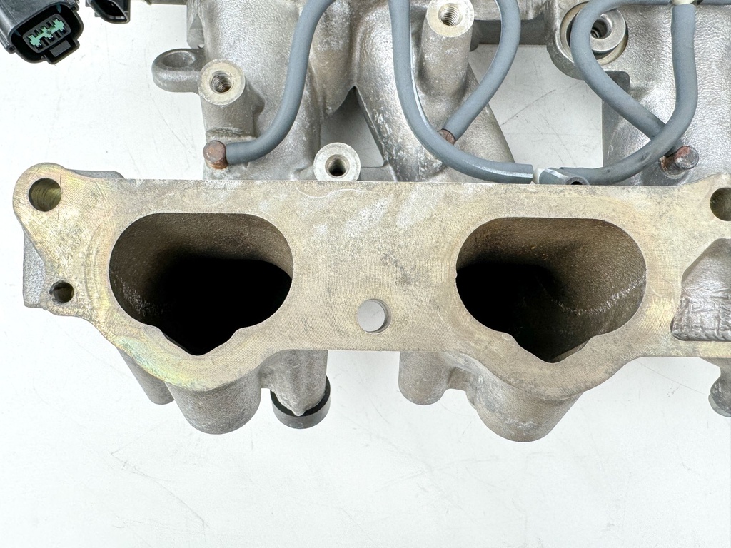 2005 Yamaha 115 HP 4 Stroke Outboard Intake Manifold & Throttle Body 68V-13641-00-94 OEM