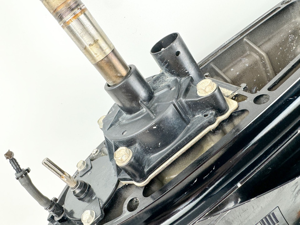 2018 Suzuki 150 HP 4 Stroke Outboard 25" XL Lower Unit Gear Case