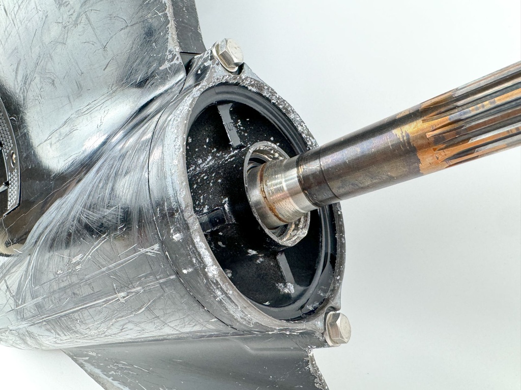 2018 Suzuki 150 HP 4 Stroke Outboard 25" XL Lower Unit Gear Case