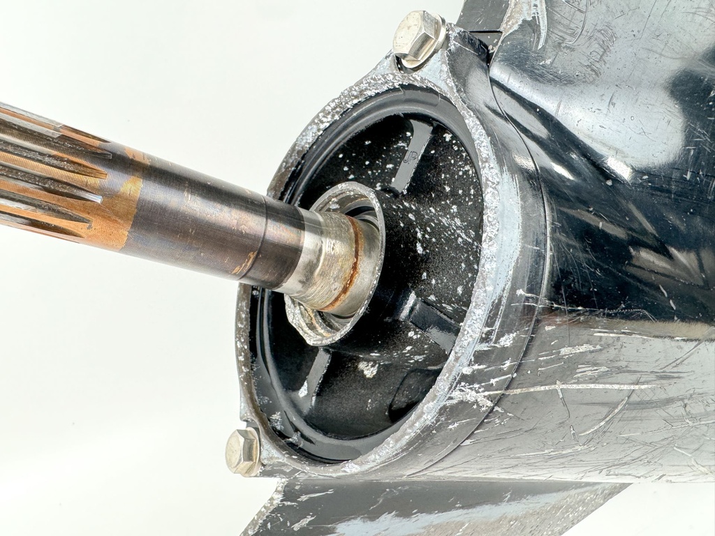 2018 Suzuki 150 HP 4 Stroke Outboard 25" XL Lower Unit Gear Case