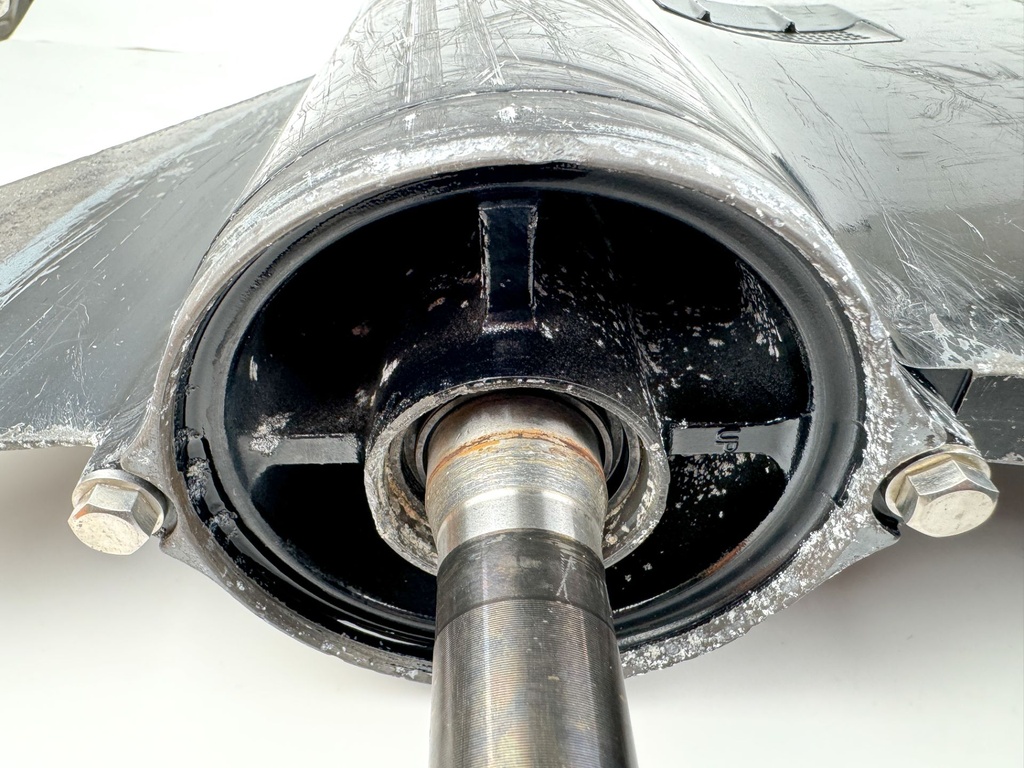 2018 Suzuki 150 HP 4 Stroke Outboard 25" XL Lower Unit Gear Case