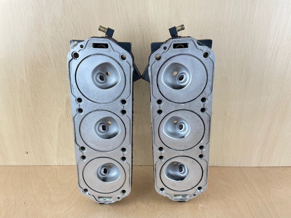 Mercury 135HP 150HP Port & Starboard Side Cylinder Head 858405T4 858406T4