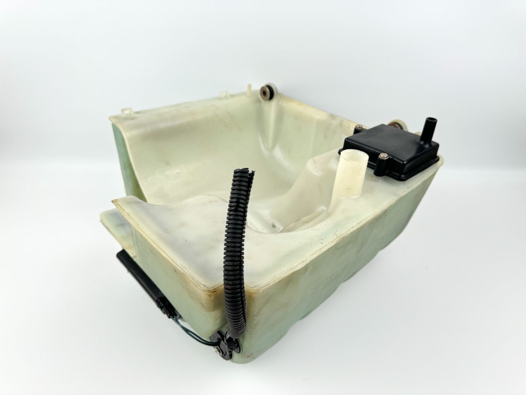 2006 Mercury 115 HP 2 Stroke Outboard Oil Tank 879844T04 OEM