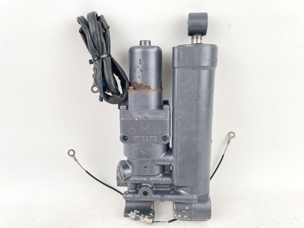 2000 Yamaha 40 HP 4 Stroke Outboard Power Trim Tilt Unit 65W-43800-10-4D OEM