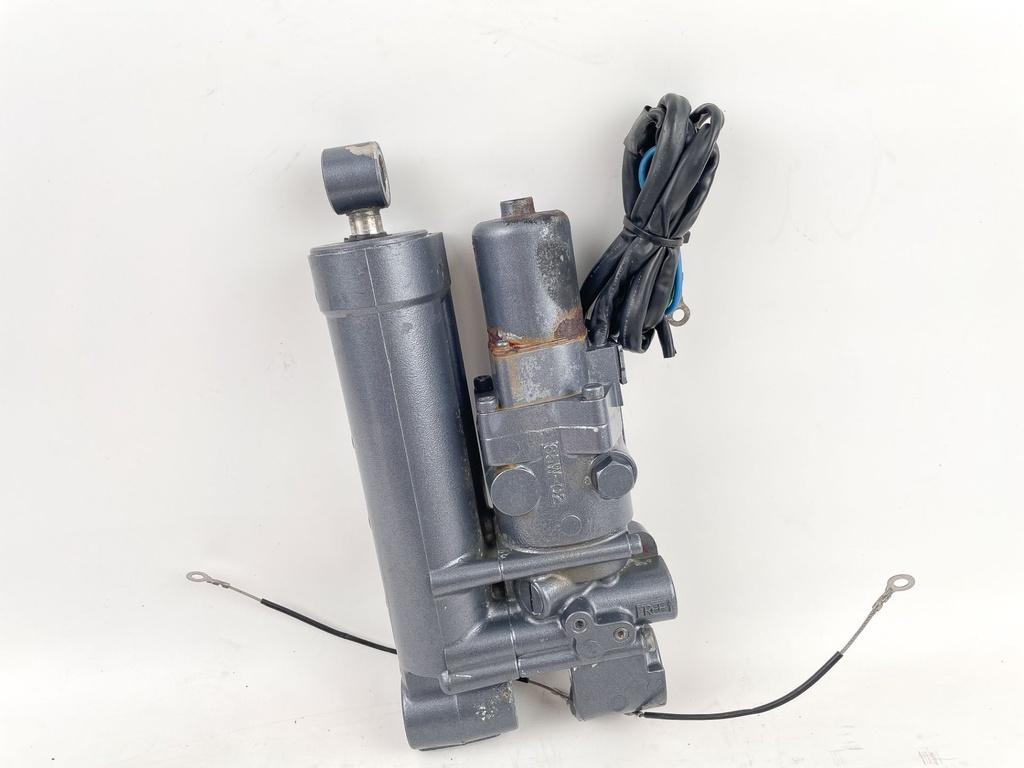 2000 Yamaha 40 HP 4 Stroke Outboard Power Trim Tilt Unit 65W-43800-10-4D OEM