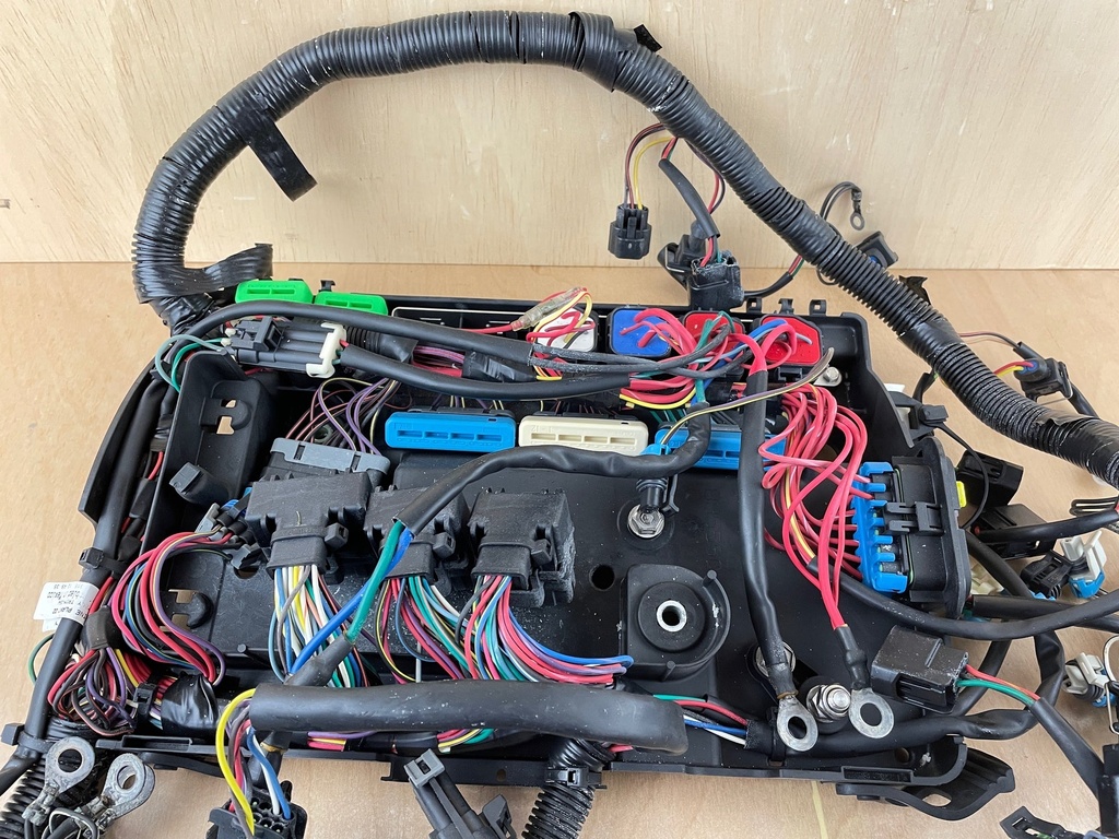 2005 Mercury Verado 225HP Outboard Engine Wiring Harness 880616T04