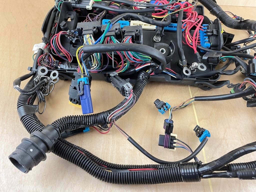 2005 Mercury Verado 225HP Outboard Engine Wiring Harness 880616T04