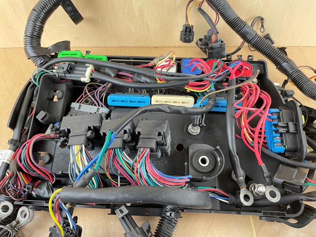 2005 Mercury Verado 225HP Outboard Engine Wiring Harness 880616T04