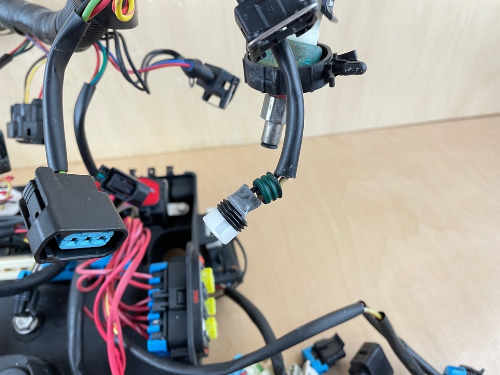 2005 Mercury Verado 225HP Outboard Engine Wiring Harness 880616T04