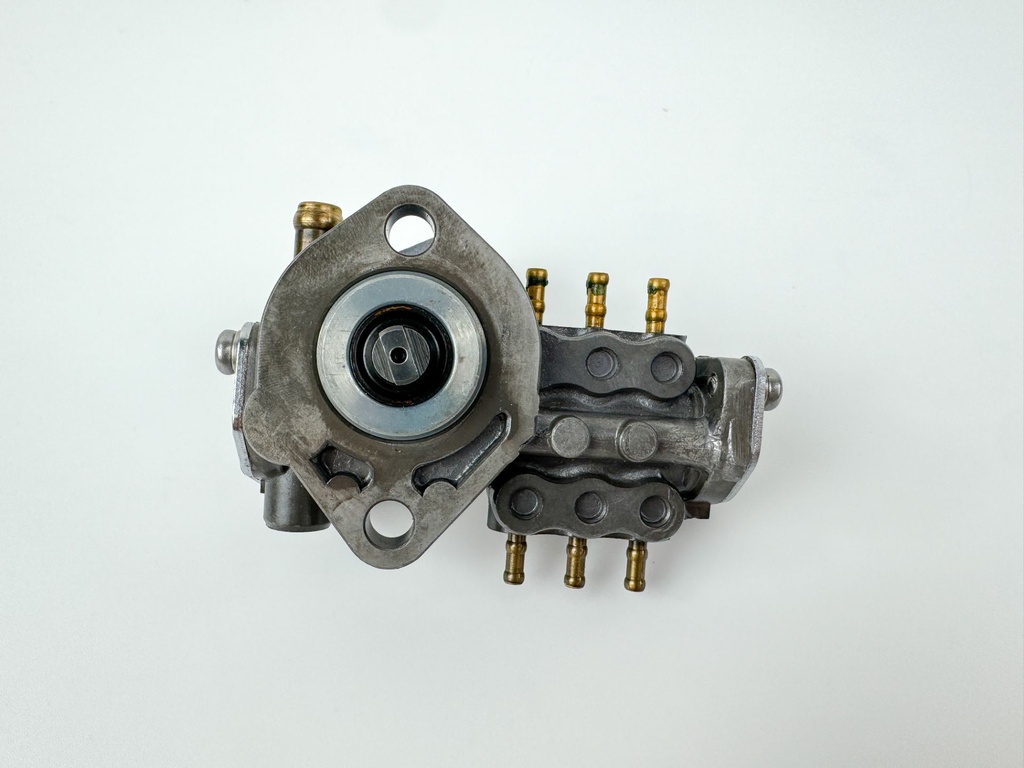 2005 Yamaha 250 HP 2 Stroke Outboard Oil Pump 60V-13200-01-00 OEM