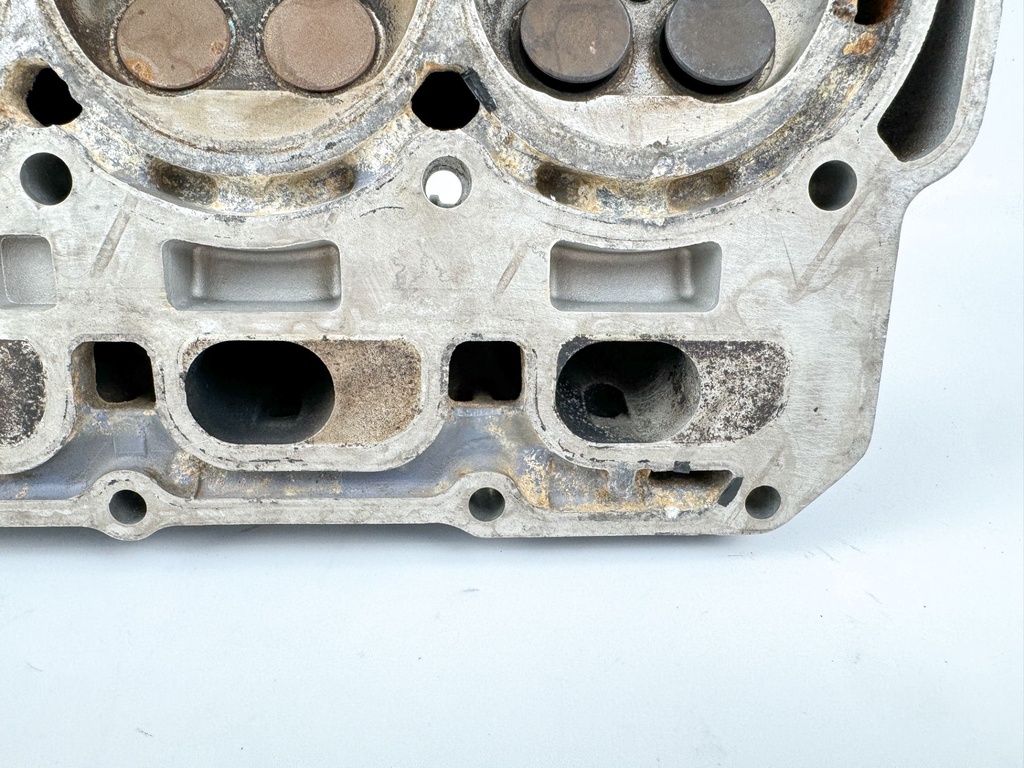 2001 Yamaha 80 HP 4 Stroke Outboard Cylinder Head 67F-W009A-02-1S OEM