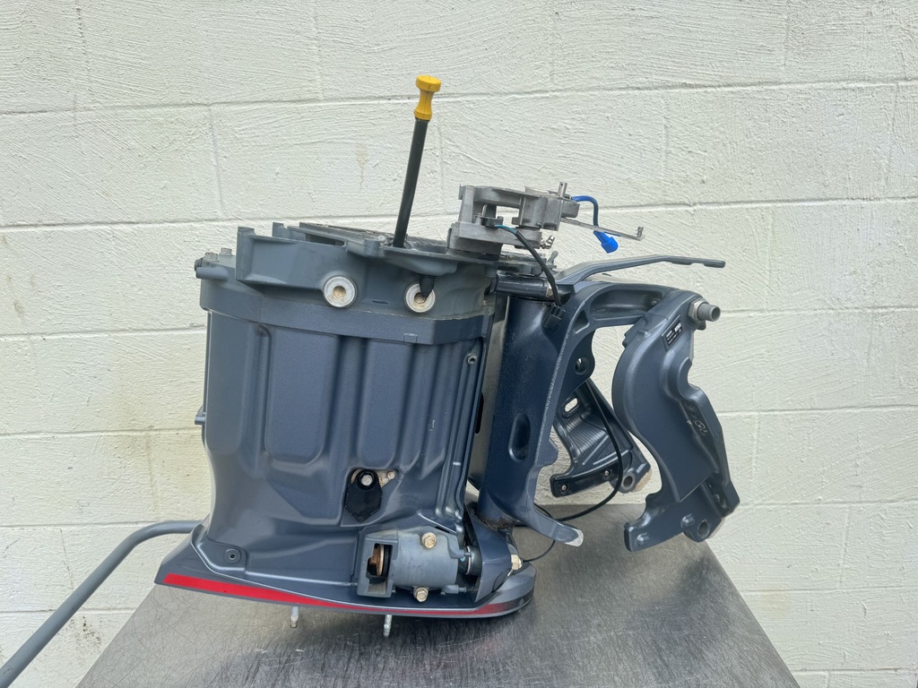 2016 Yamaha 250 HP 4 Stroke VMAX Outboard Complete Midsection & Swivel Bracket OEM