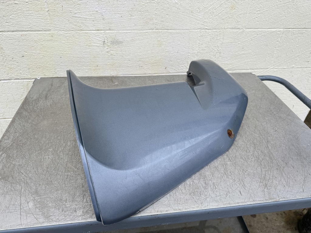 2003 Yamaha 225 HP 4 Stroke Outboard Lower Apron Cover 69J-42741-00-8D OEM