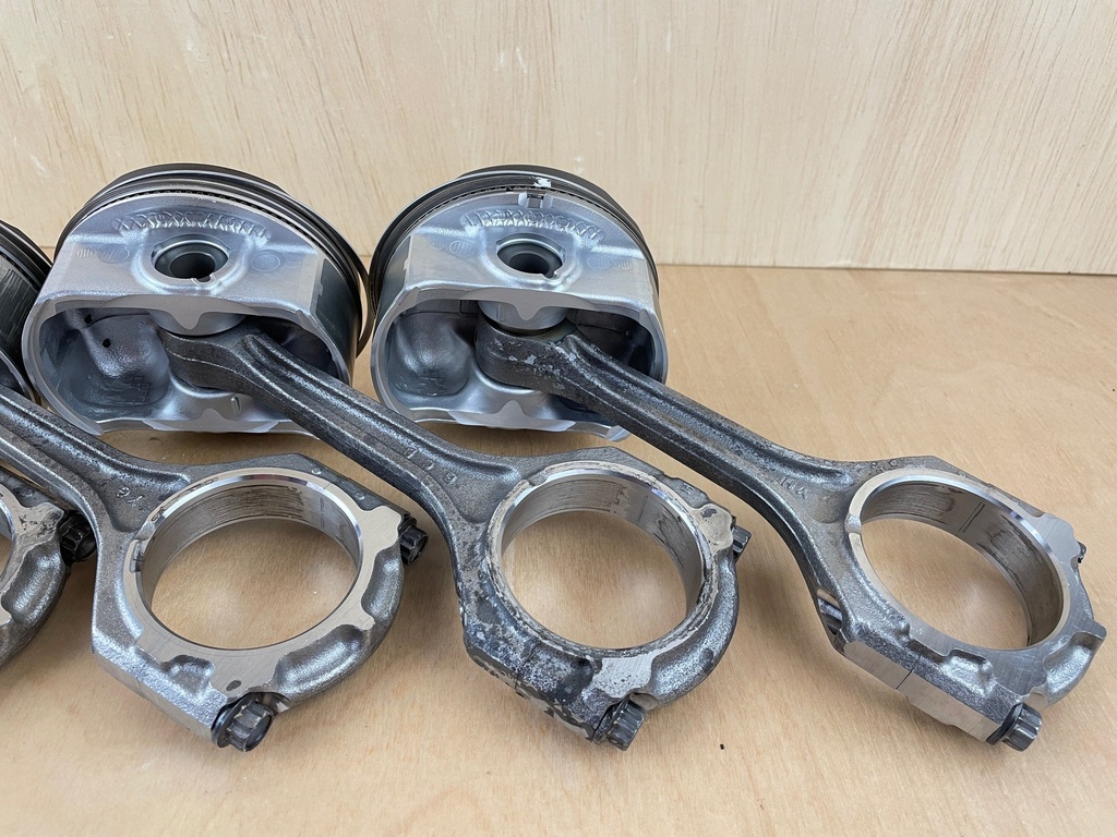 2019 Yamaha 300HP F300 Outboard 4 Stroke STD Piston Assembly Set 6CE-11631-02-00