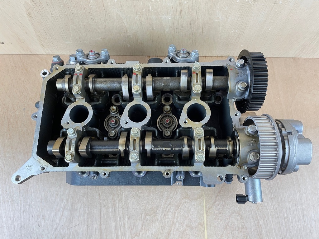 2019 Yamaha 300HP F300 Outboard Starboard Cylinder Head Assembly 6CE-W009A-03-9S