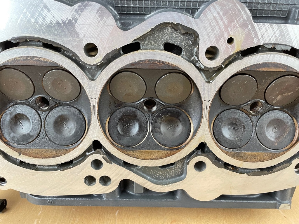 2019 Yamaha 300HP F300 Outboard Starboard Cylinder Head Assembly 6CE-W009A-03-9S