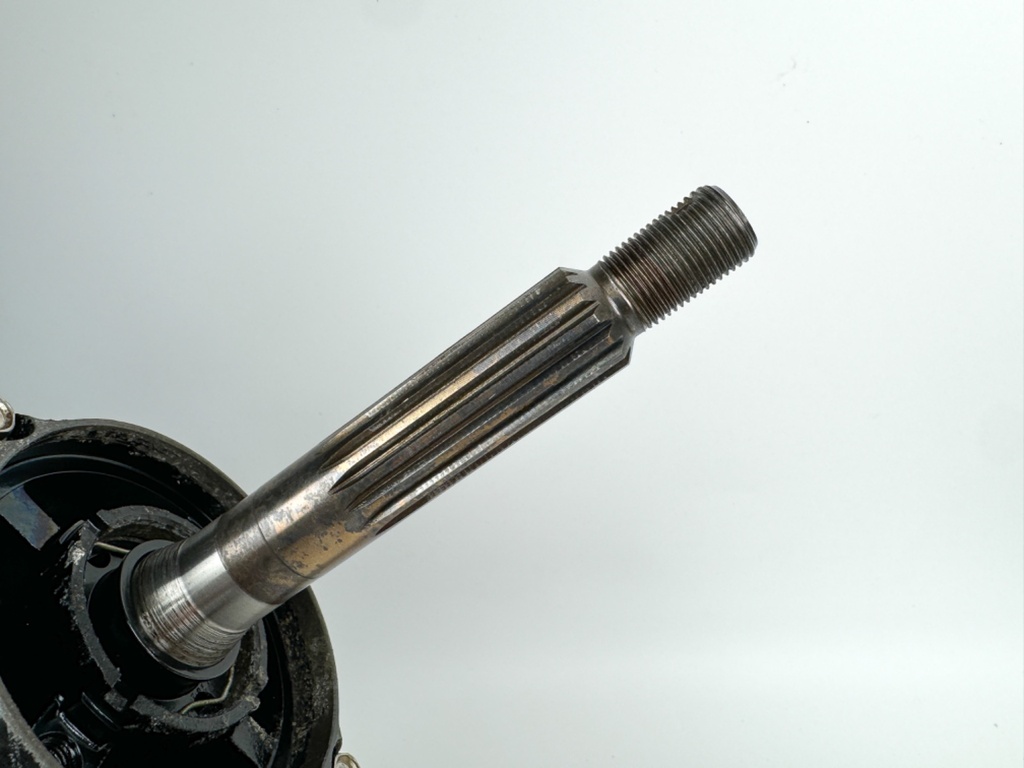 2015+  Suzuki DF 115 140 HP 20" Long Lower Unit Gear Case W/ Plastic Cap