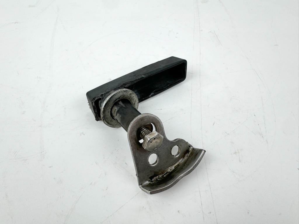 1996 Evinrude 50 HP 2 Stroke Outboard Cowling Latch Assembly 0396611 OEM