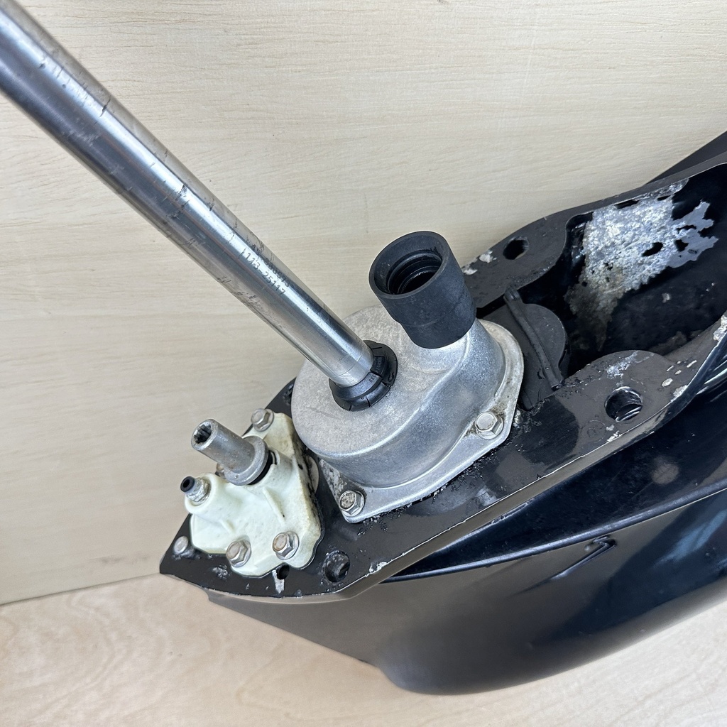 Mercury Verado L6 25” Counter Rotation Lower Unit Gearcase 880686T15