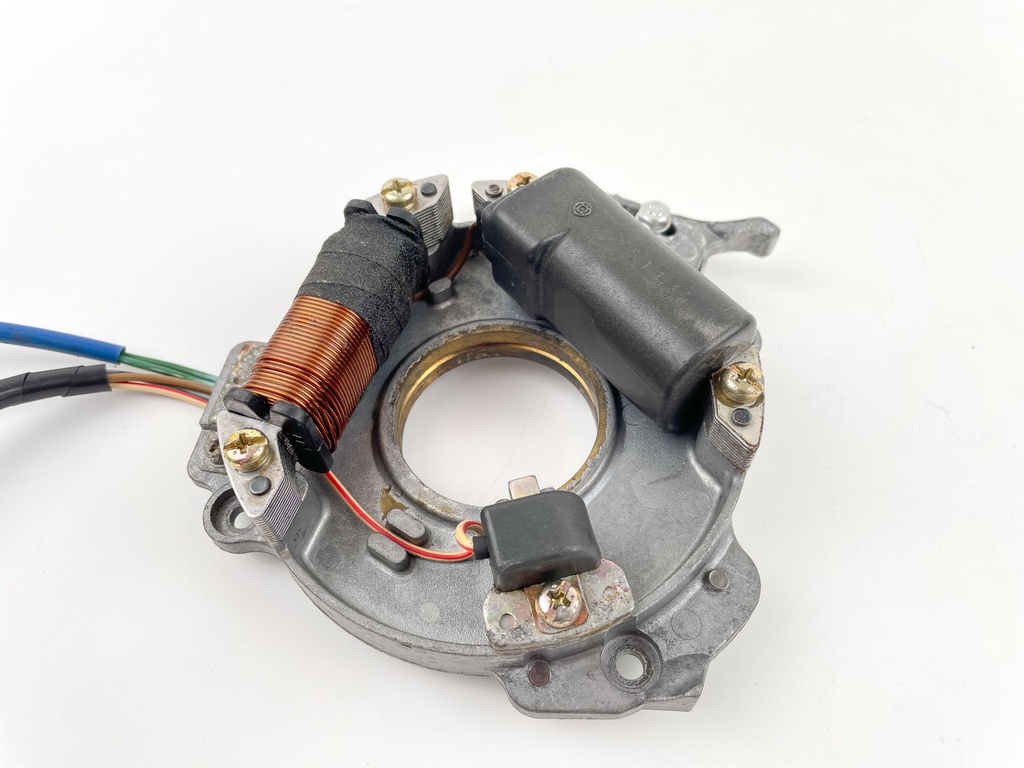 1986 Yamaha 15 HP 2 Stroke Outboard Coil Pulser Base Stator Assembly 6E7-85560-A0-00 OEM