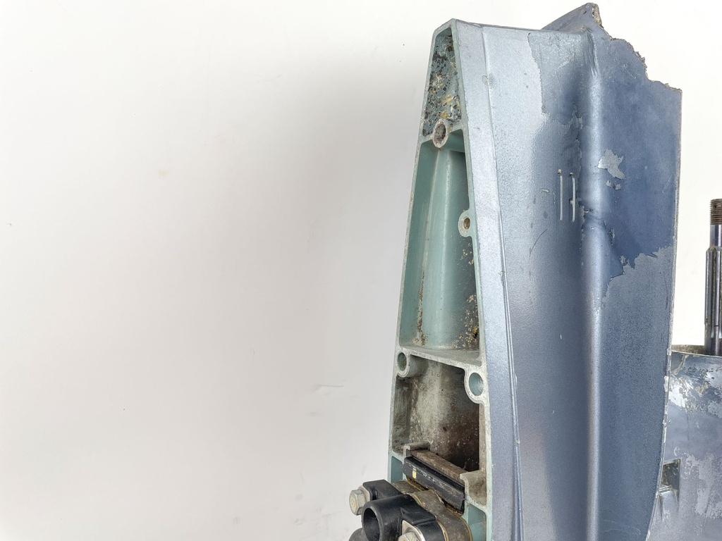 1990 Yamaha 30 HP 2 Stroke Outboard Lower Unit Gear Case 6J8-45300-14-EK OEM