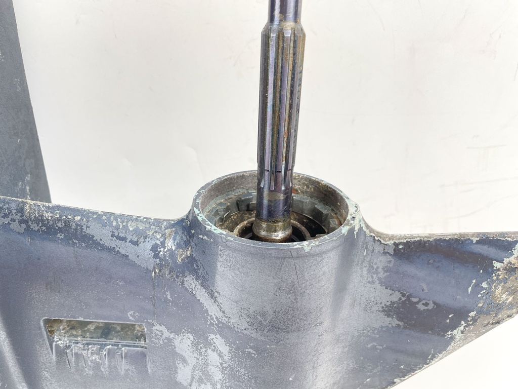 1990 Yamaha 30 HP 2 Stroke Outboard Lower Unit Gear Case 6J8-45300-14-EK OEM