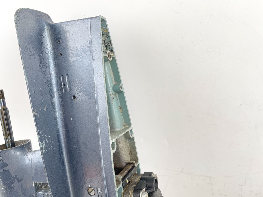 1990 Yamaha 30 HP 2 Stroke Outboard Lower Unit Gear Case 6J8-45300-14-EK OEM