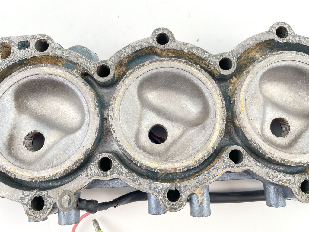 1990 Yamaha 30 HP 2 Stroke Outboard Cylinder Head 6J8-11111-00-1S OEM