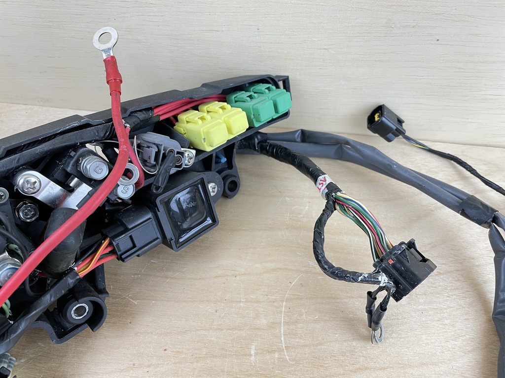 2003 Yamaha 115HP 4 Stroke Engine Wiring Harness 1 & 2 68V-82590-20-00