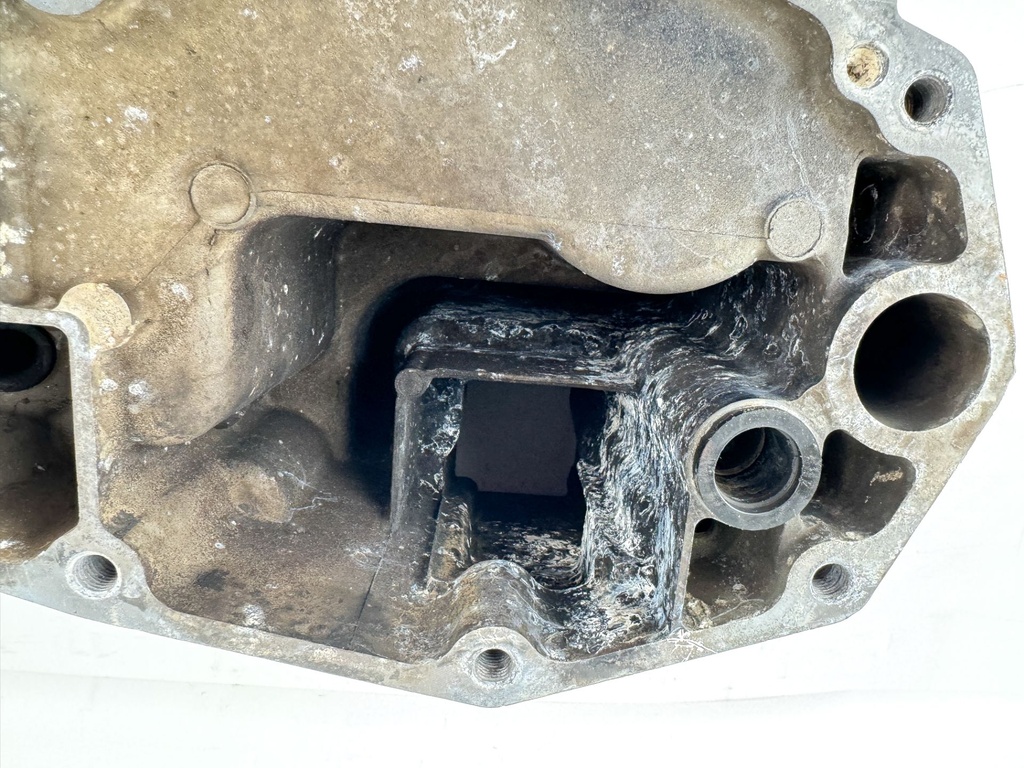 2018 Suzuki 150 HP 4 Stroke Outboard Oil Pan 11501-96J03-YAY OEM