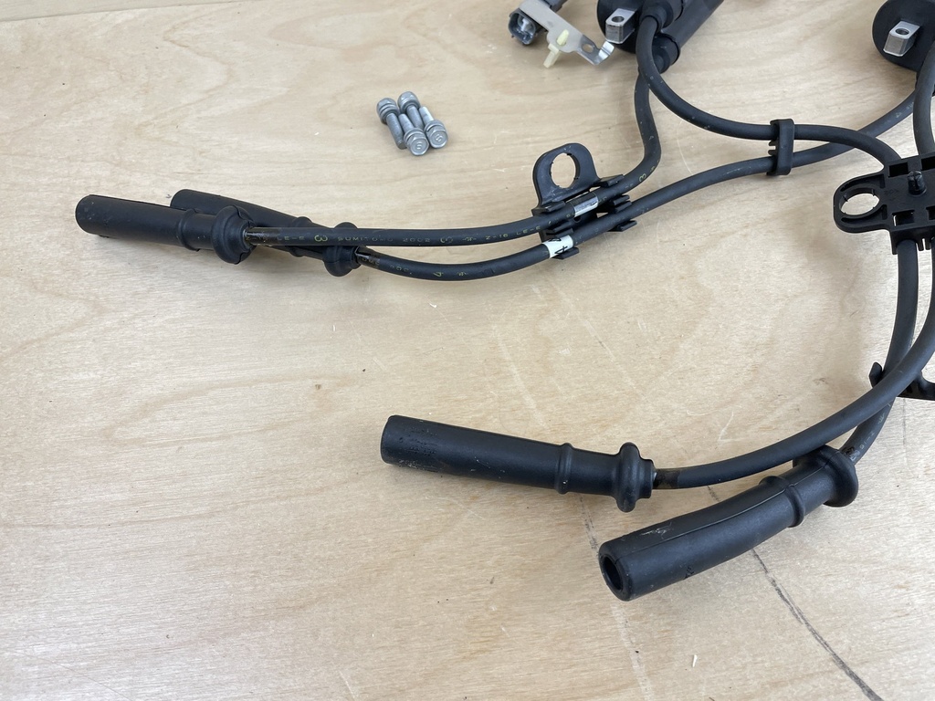 2003 Yamaha 115HP F115 Outboard Ignition Coil 68V-82310-10-00  68V-82310-00-00