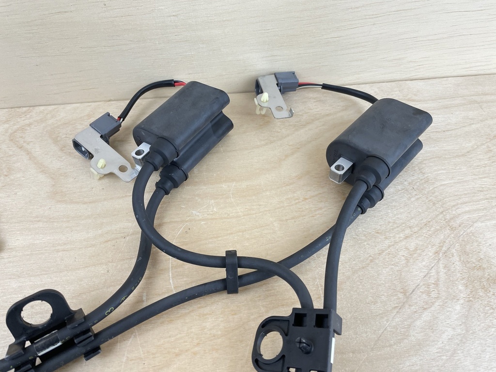 2003 Yamaha 115HP F115 Outboard Ignition Coil 68V-82310-10-00  68V-82310-00-00