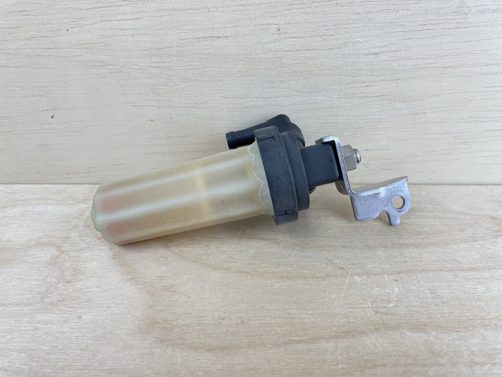 2003 Yamaha 115HP F115 Outboard Fuel Filter Assembly 68V-24560-01-00