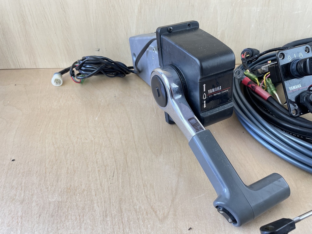 Yamaha 704 Top Mount Control Box Binnacle With Key Switch & Harness