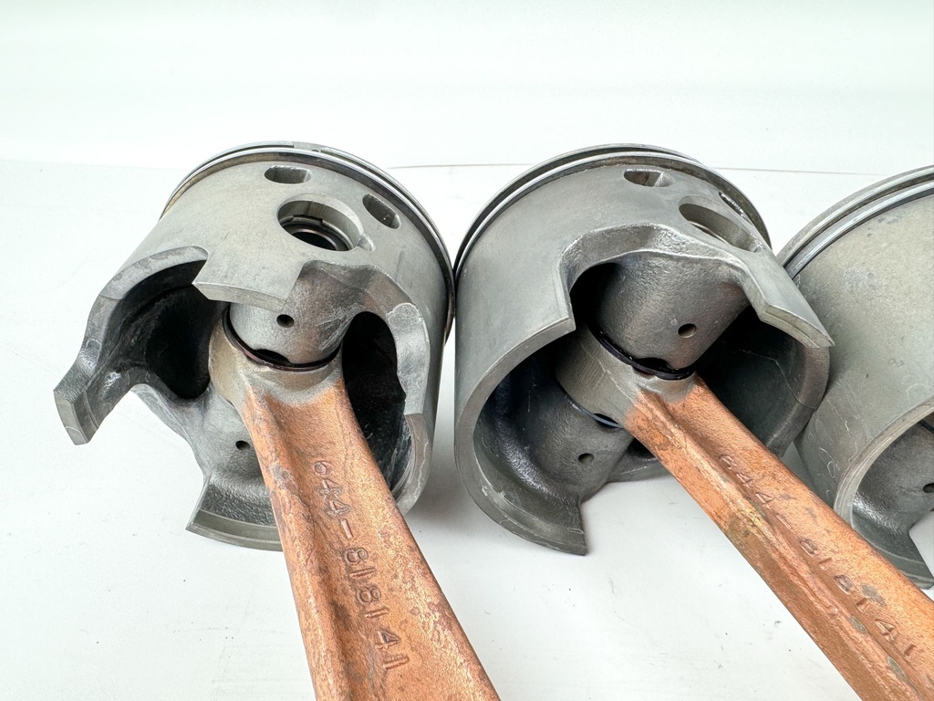 1999 Mercury 200 HP 2 Stroke Outboard Piston & Connecting Rod Set 9738T9 OEM