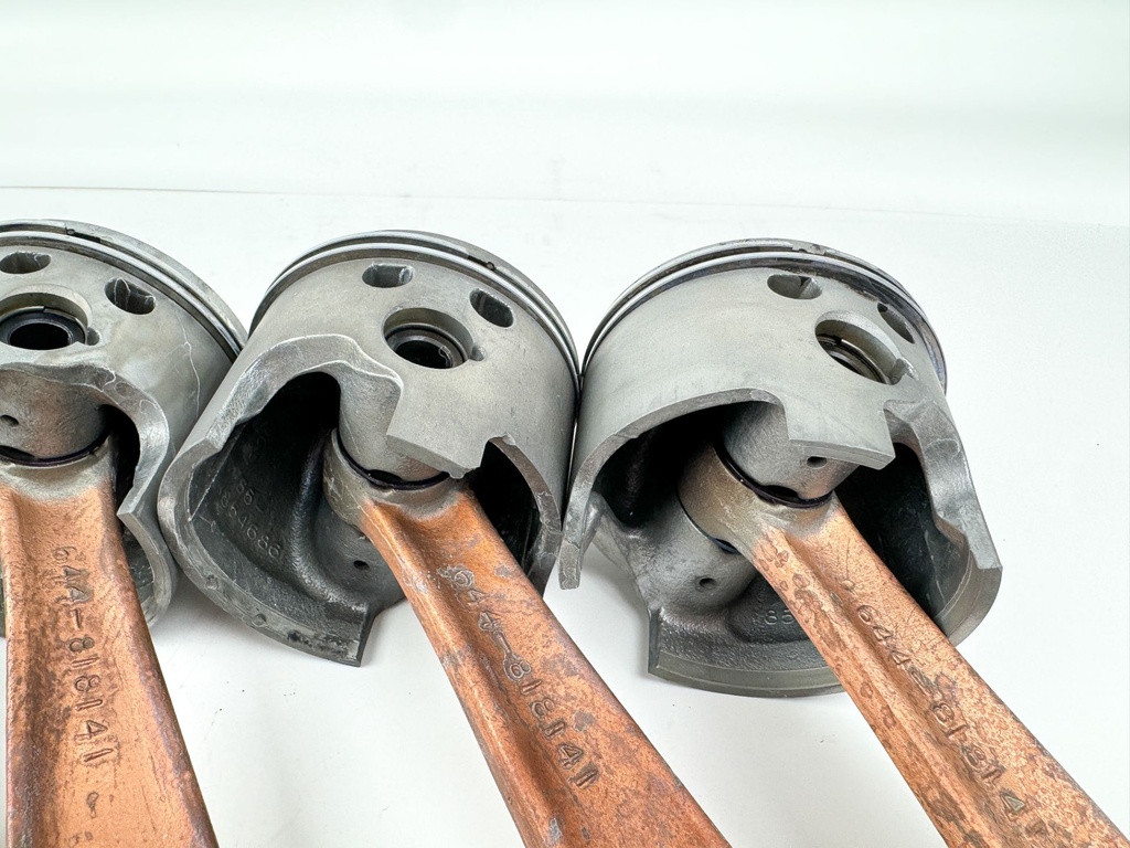 1999 Mercury 200 HP 2 Stroke Outboard Piston & Connecting Rod Set 9738T9 OEM