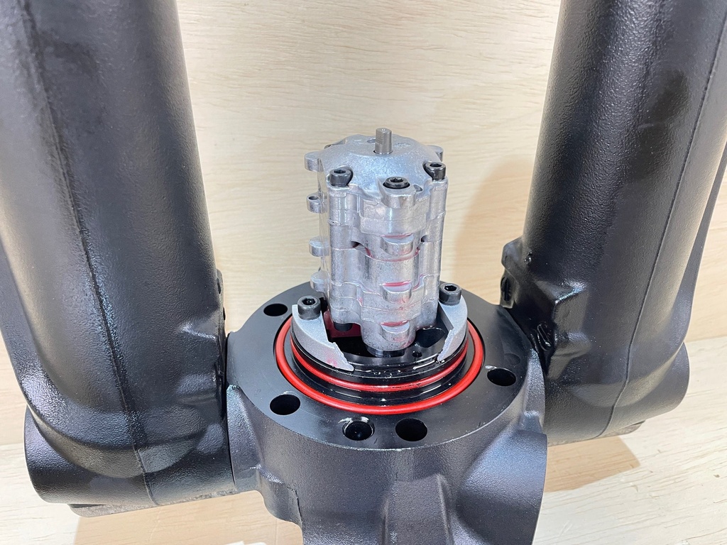 Mercury Verado 350HP Outboard Power Trim Assembly 880658T02 - For Repair