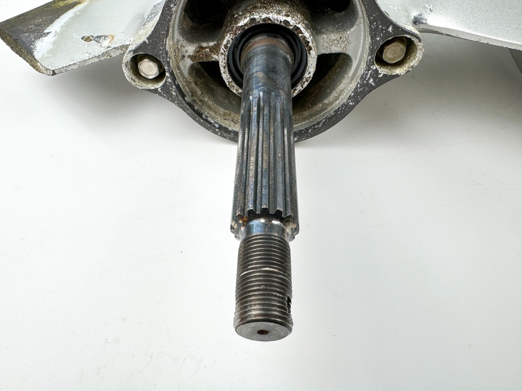 2010 Honda 115 HP 4 Stroke Outboard 25" XL Lower Unit Gear Case 41100-ZVT-000ZC OEM