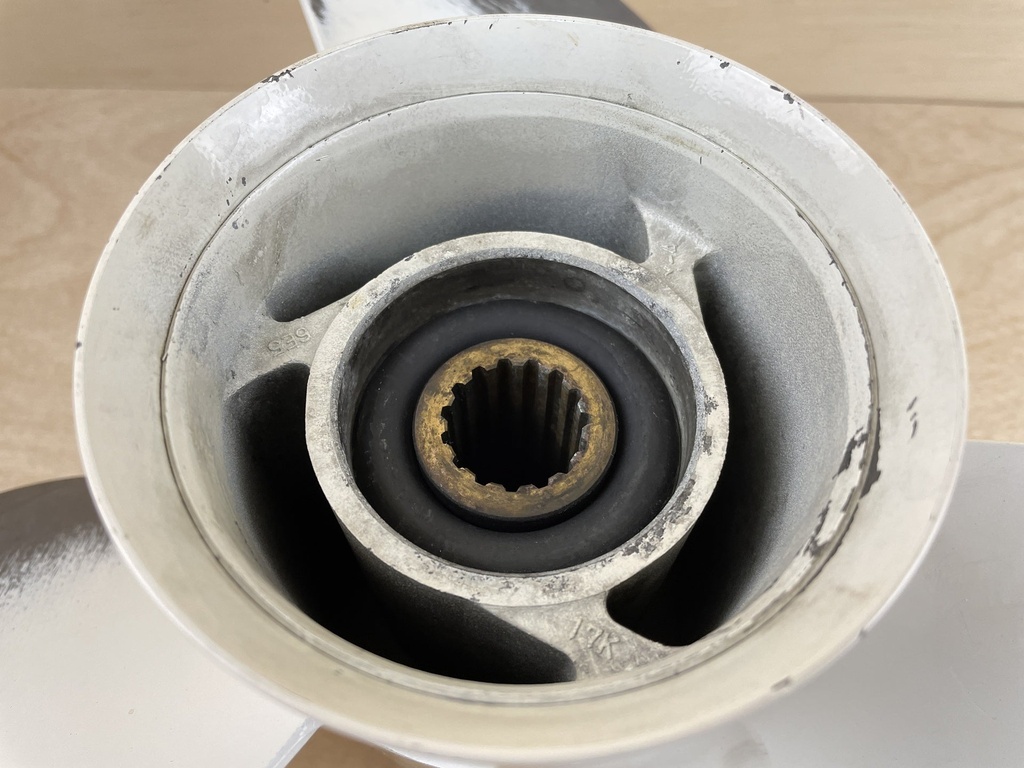 Yamaha OEM Prop 13 1/4 x 17 RH Aluminum Propeller 6E5-45945-01-00 13.25x17