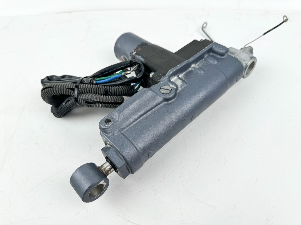2001 Yamaha 15 HP 4 Stroke Outboard Power Trim Tilt Unit 69A-43840-00-4D OEM